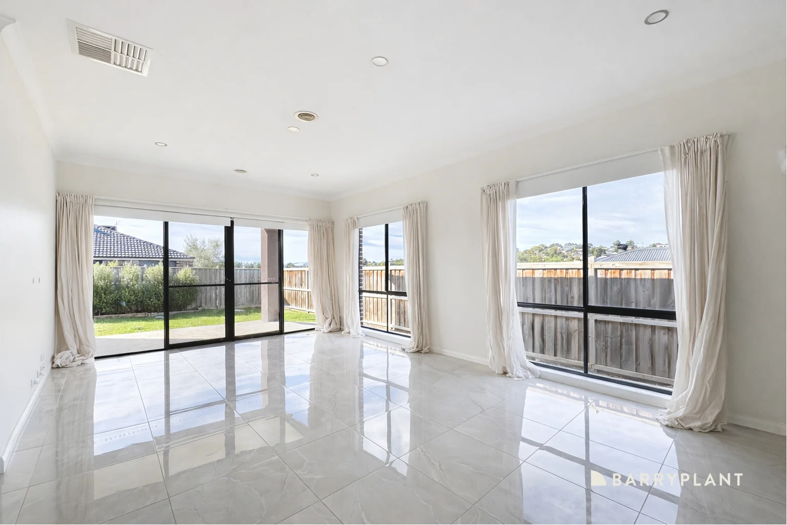 Additional image 3 of 11 Redleaf Avenue, Warragul VIC 3820