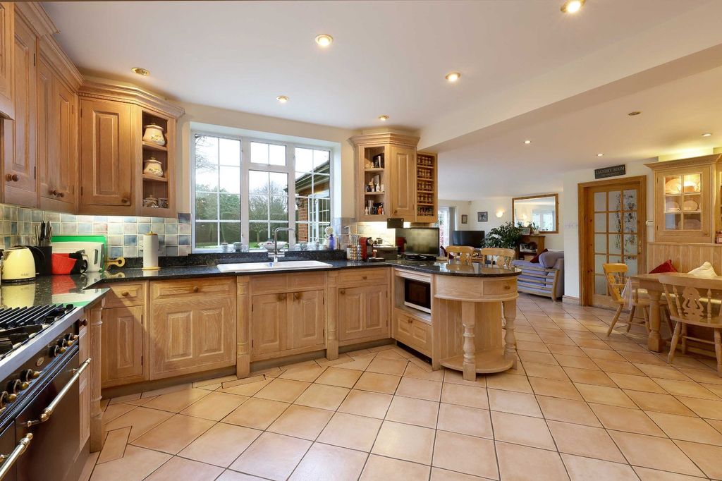 Additional image 5 of 7 bed detached house for saleWilton Crescent, Beaconsfield, Buckinghamshire HP9