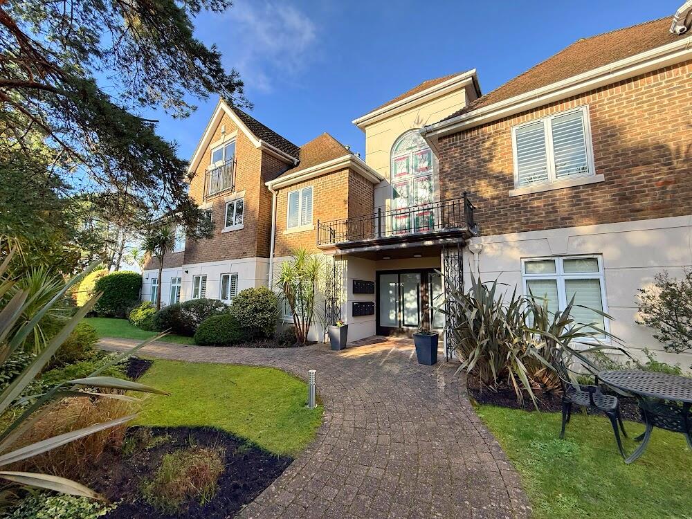 Kings Avenue, Penn Hill, BH14