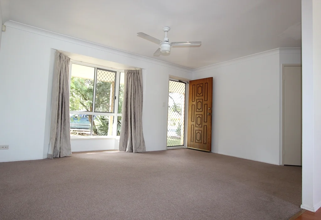 6 Jan Court, Bethania QLD 4205 photo 2