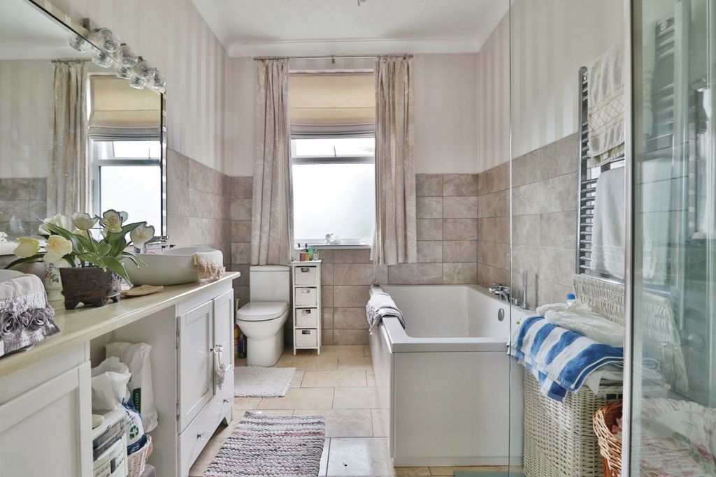 Additional image 14 of 4 bed detached house for saleGanstead Lane, Ganstead, Bilton, Hull HU11