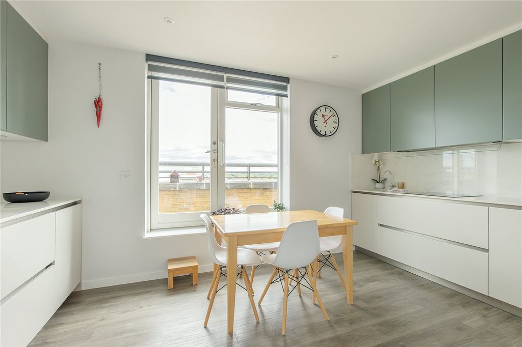 Additional image 7 of 3 bed flat for saleHomerton Street, Cambridge, Cambridgeshire CB2