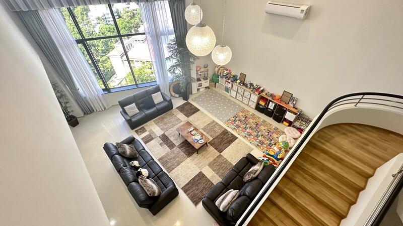 6 Orange Grove Road photo 2
