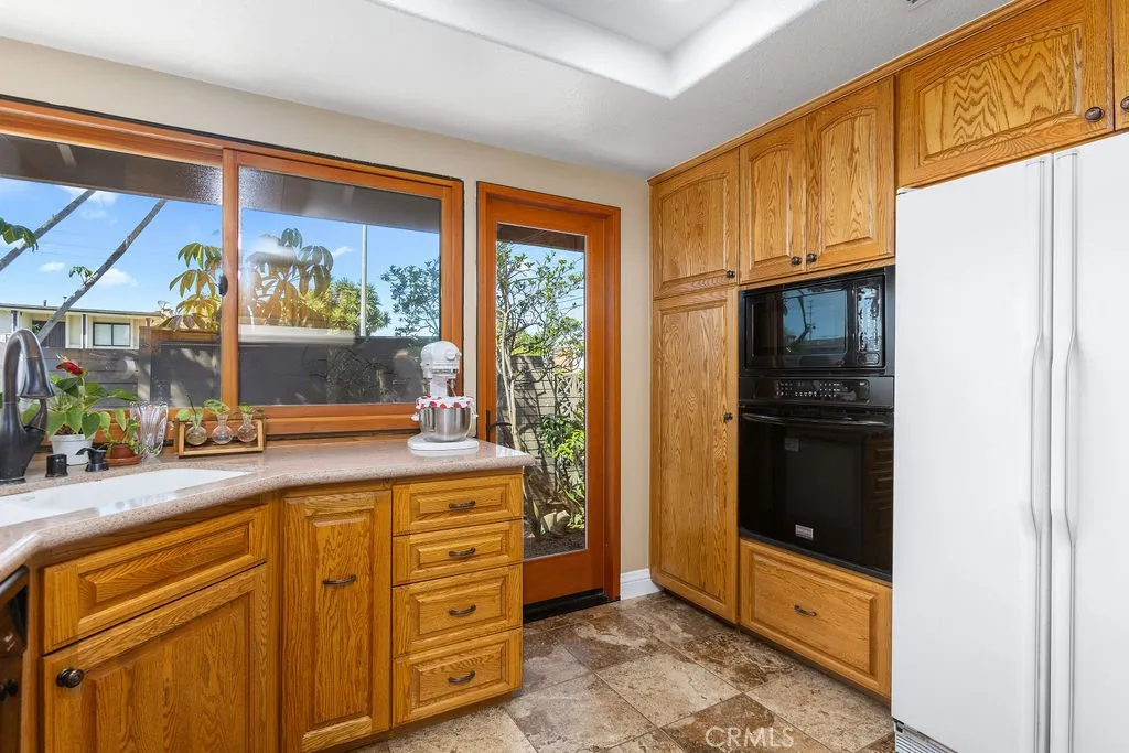 Additional image 18 of 8222 Prestwick Circle, Huntington Beach, CA 92646