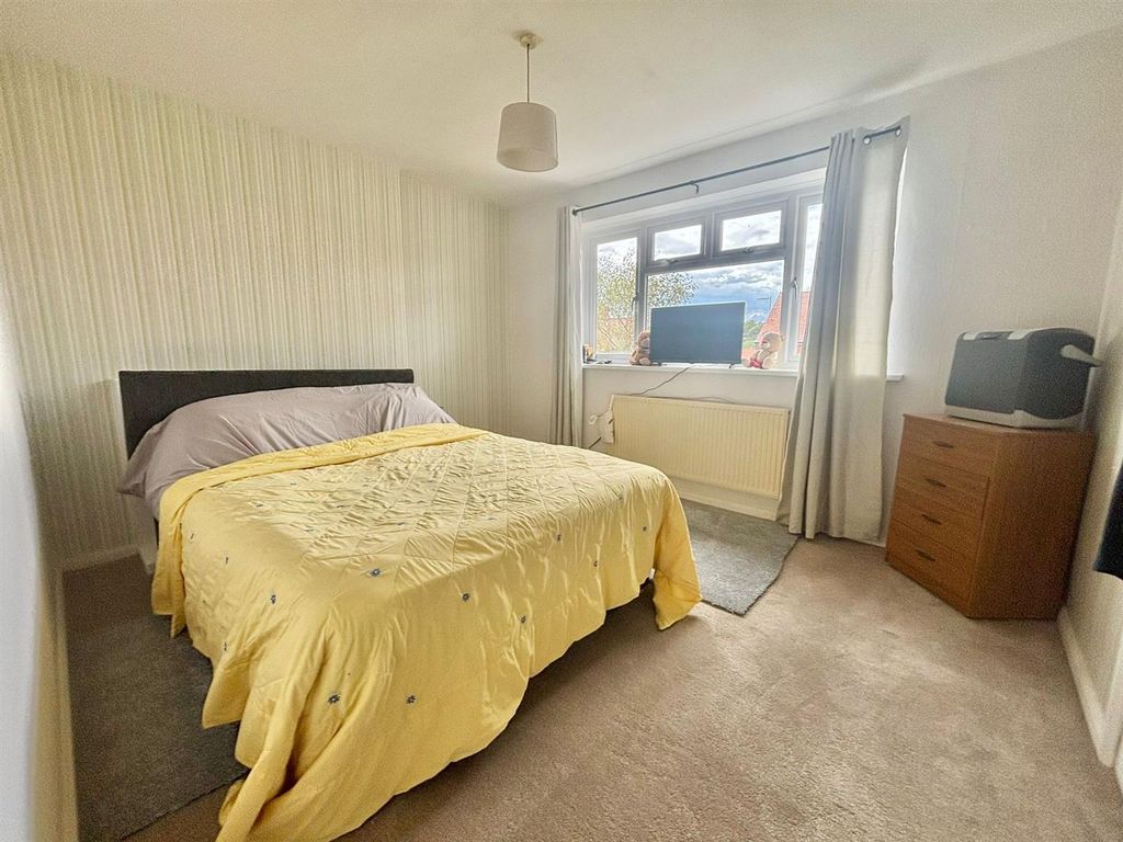 Additional image 8 of 3 bed semi-detached house for saleBeresford Avenue, Hornsea HU18