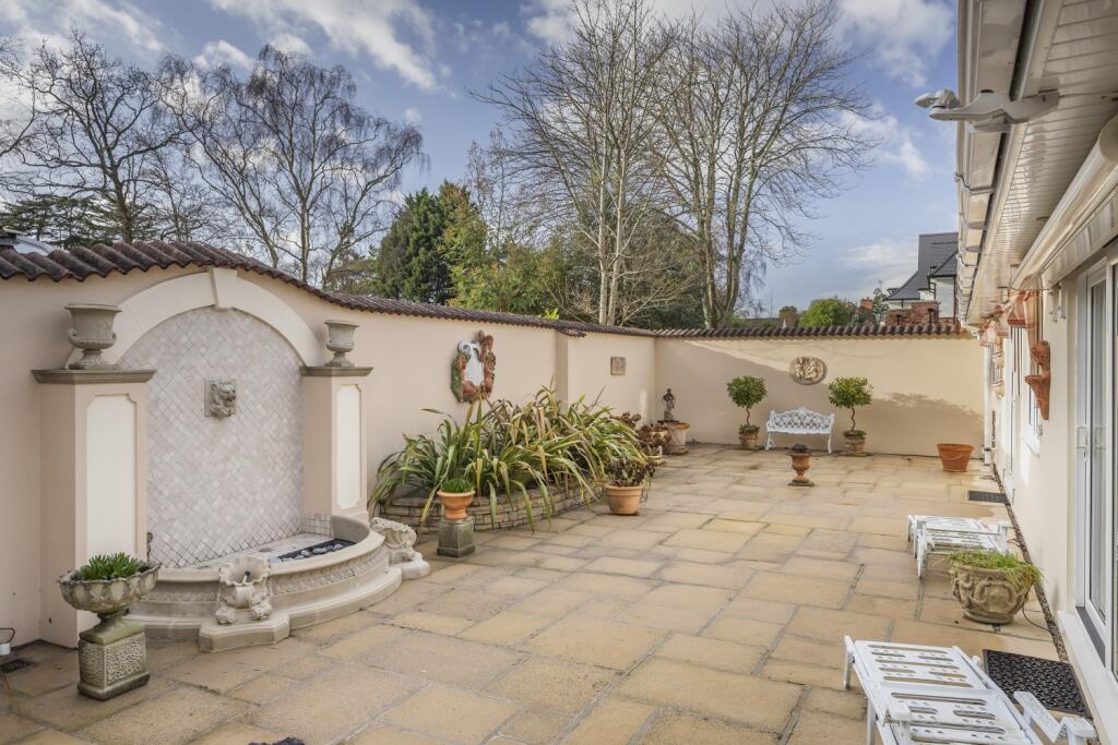 Canford Cliffs Road, Poole