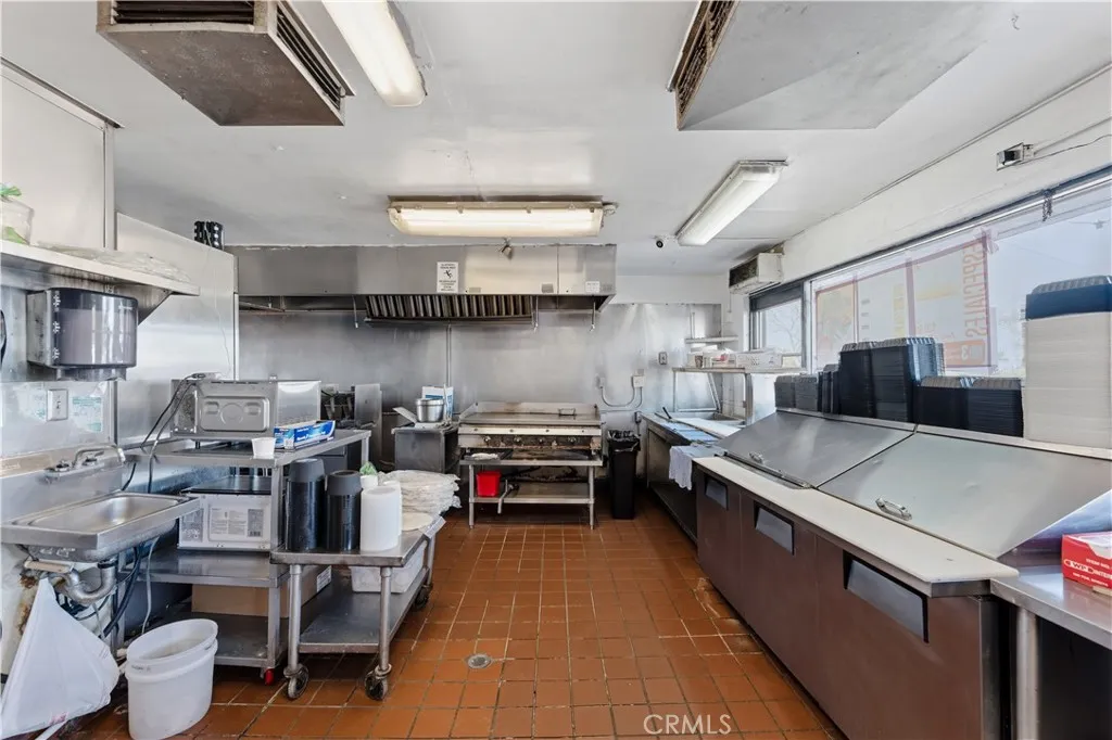 Additional image 32 of 3350 Saviers Rd, Oxnard, CA 93033