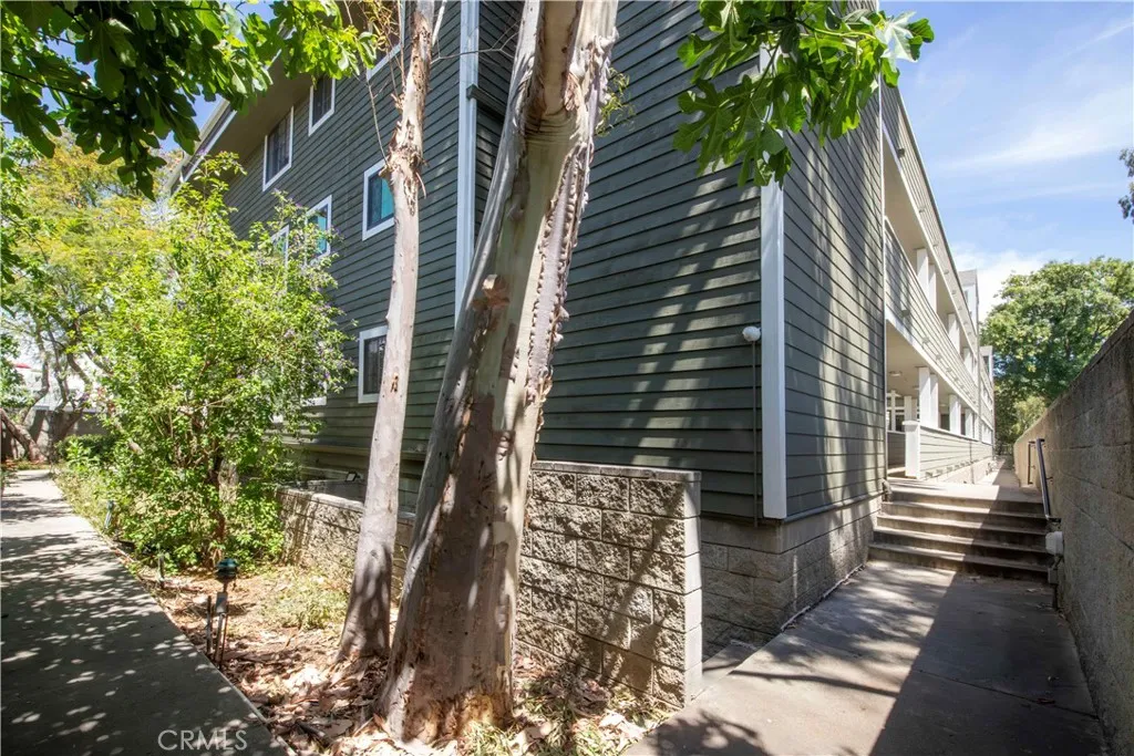 6545 Reseda Boulevard Unit 8, Reseda, CA 91335