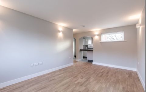 Dunnock Close, London N9