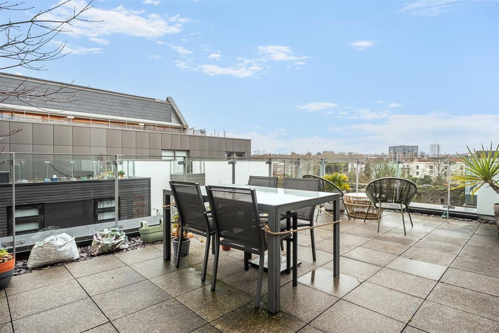 Additional image 20 of 3 bed flat for saleHope Quay, Wapping Wharf BS1
