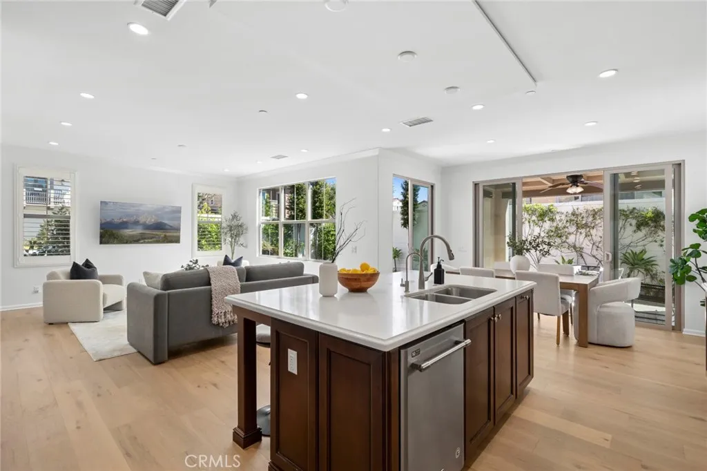 Additional image 18 of 76 Decker, Irvine, CA 92620