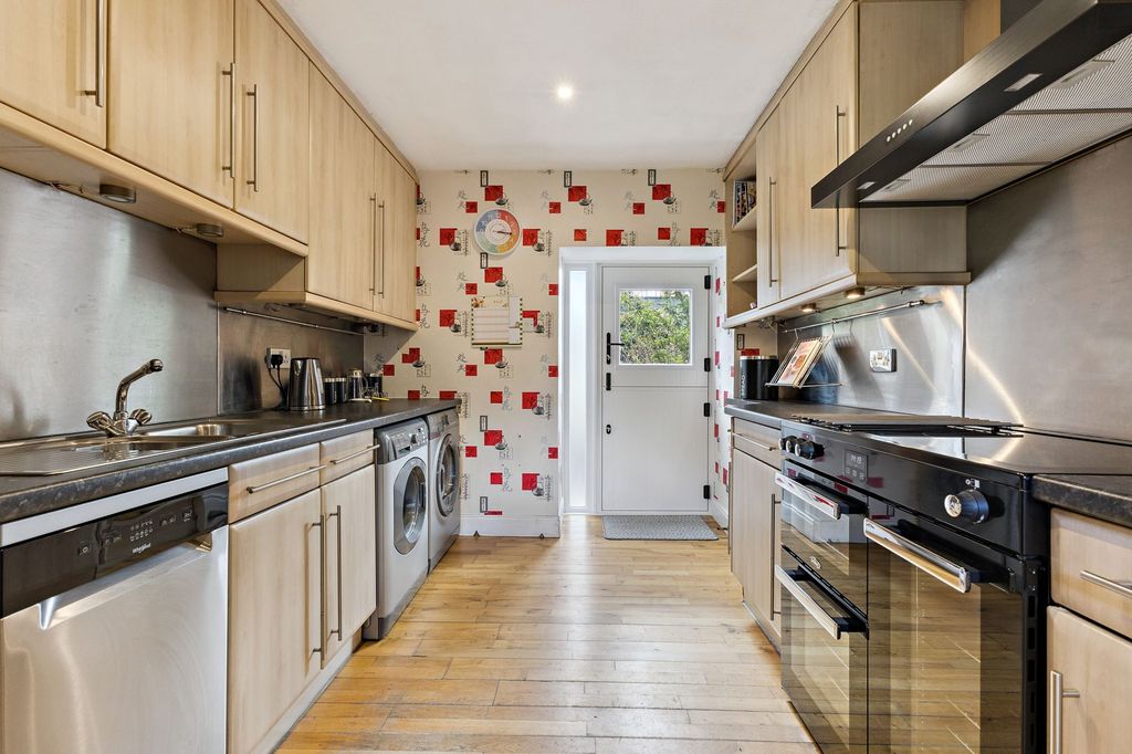 Additional image 5 of 3 bed flat for saleDundee Road, Perth PH2