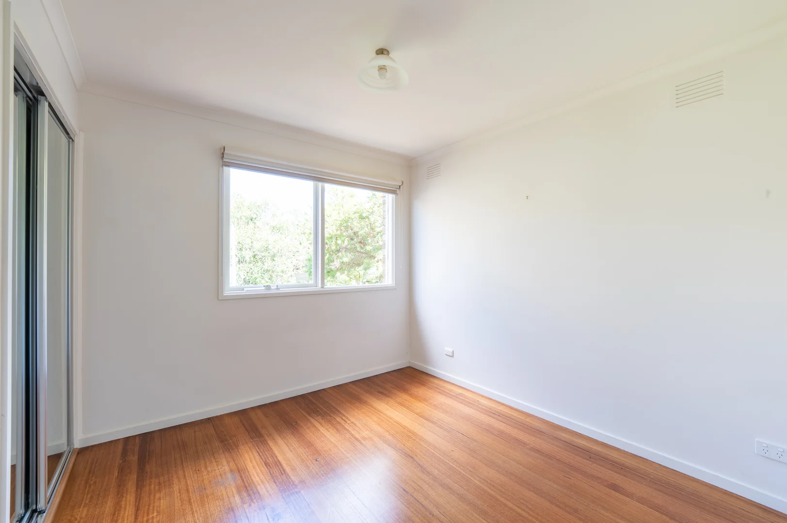 Additional image 8 of 35 Roycroft Avenue, Mill Park VIC 3082