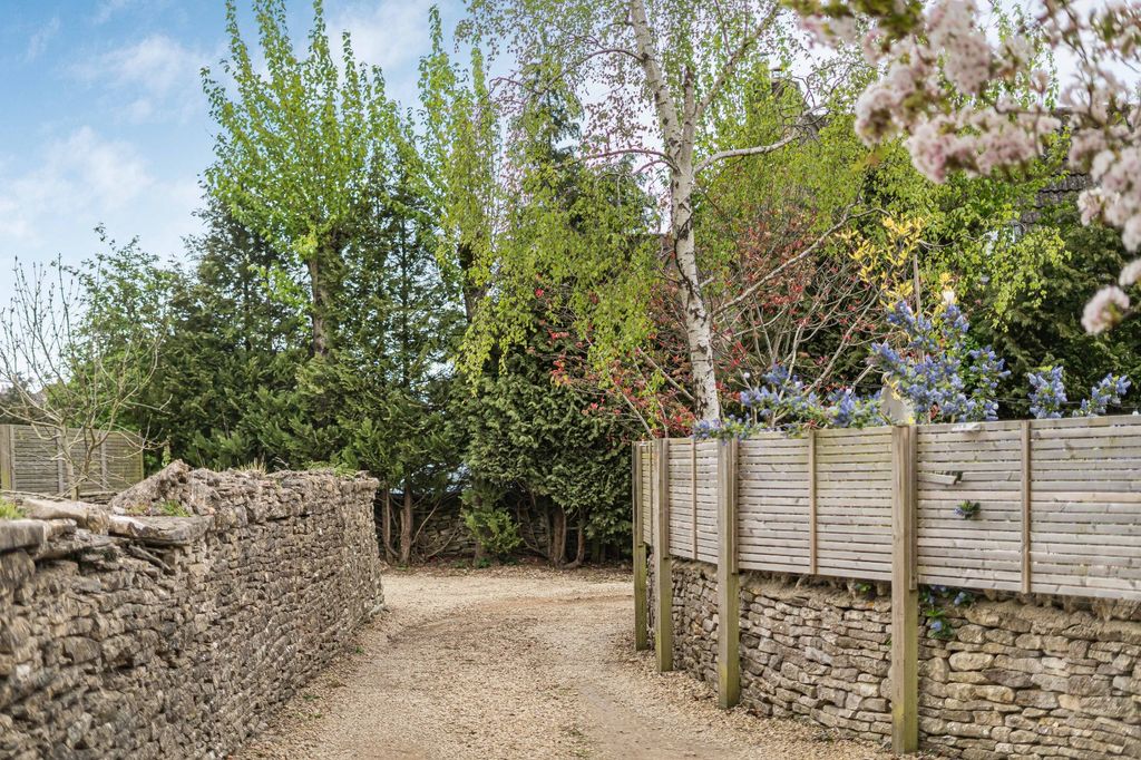 Additional image 17 of 5 bed semi-detached house for saleCirencester Road, Minchinhampton, Stroud, Gloucestershire GL6