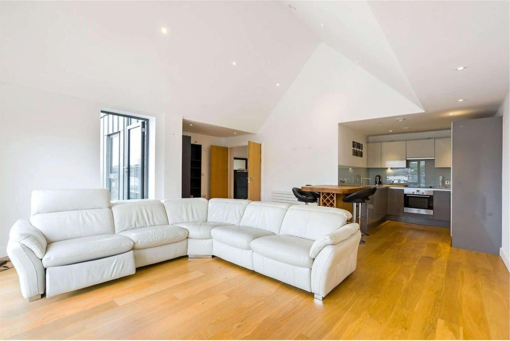 Additional image 2 of 2 bed flat for saleGaol Ferry Steps, Bristol BS1