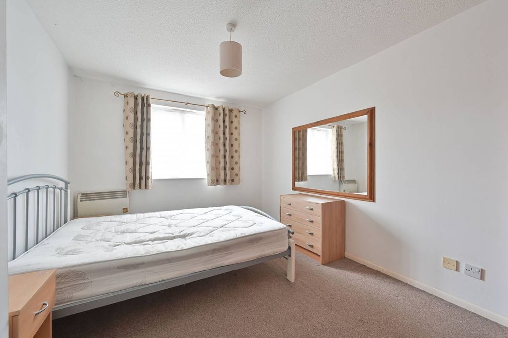 Additional image 4 of 1 bed flat for saleCourtlands Close, Watford WD24