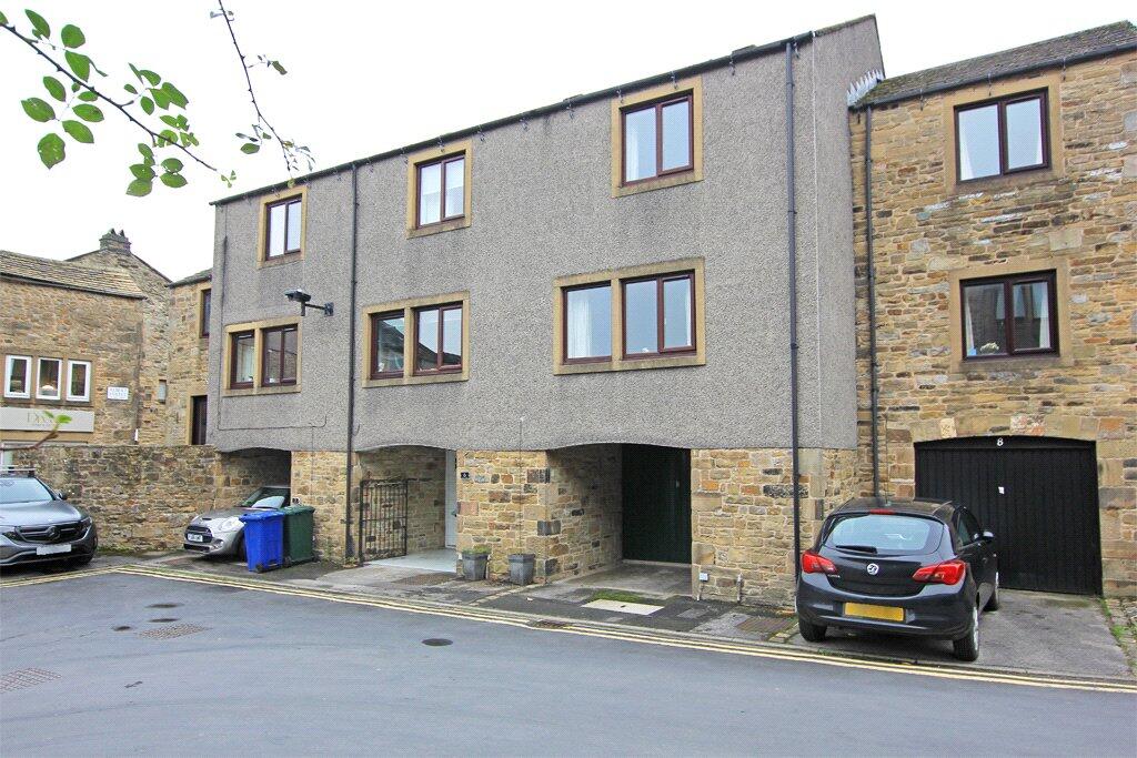 7 Albert Square, Skipton, BD23 1LG