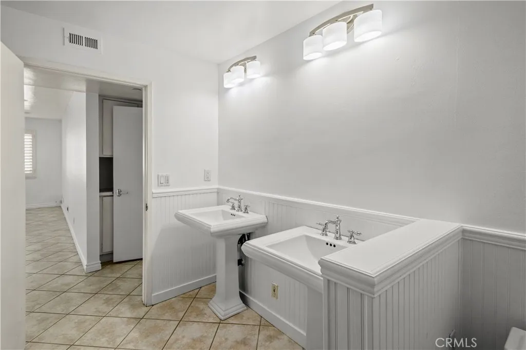 Additional image 44 of 2872 Coast Circle Unit 104, Huntington Beach, CA 92649