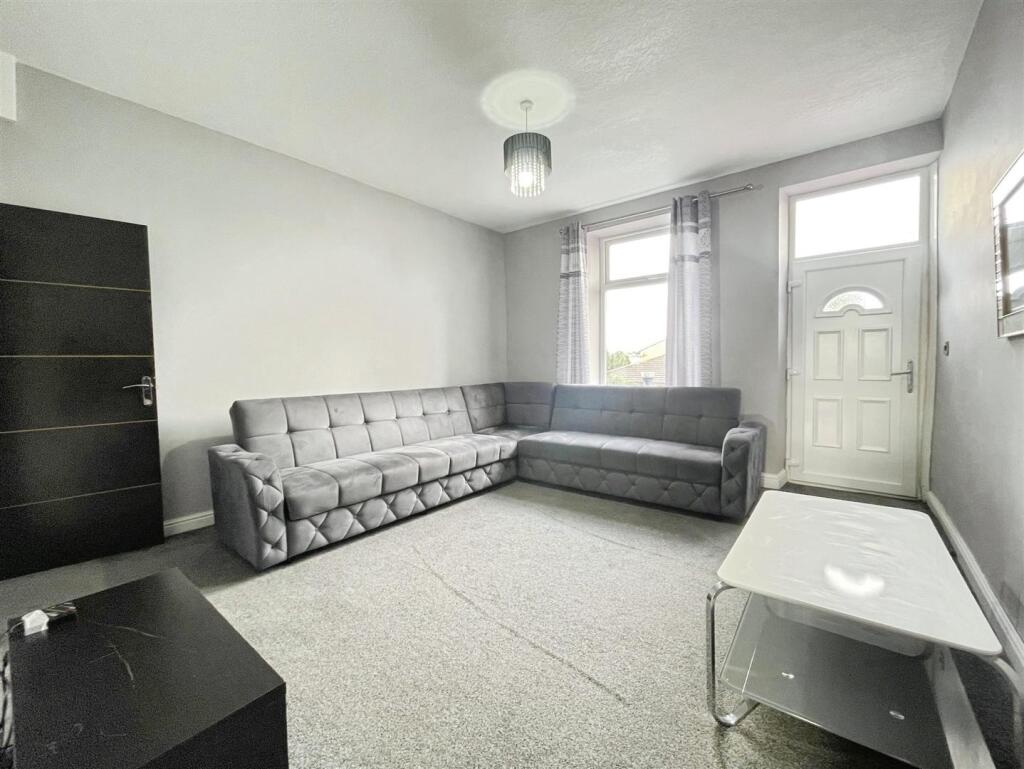 Paley Road Bradford, BD4 7EJ photo 2