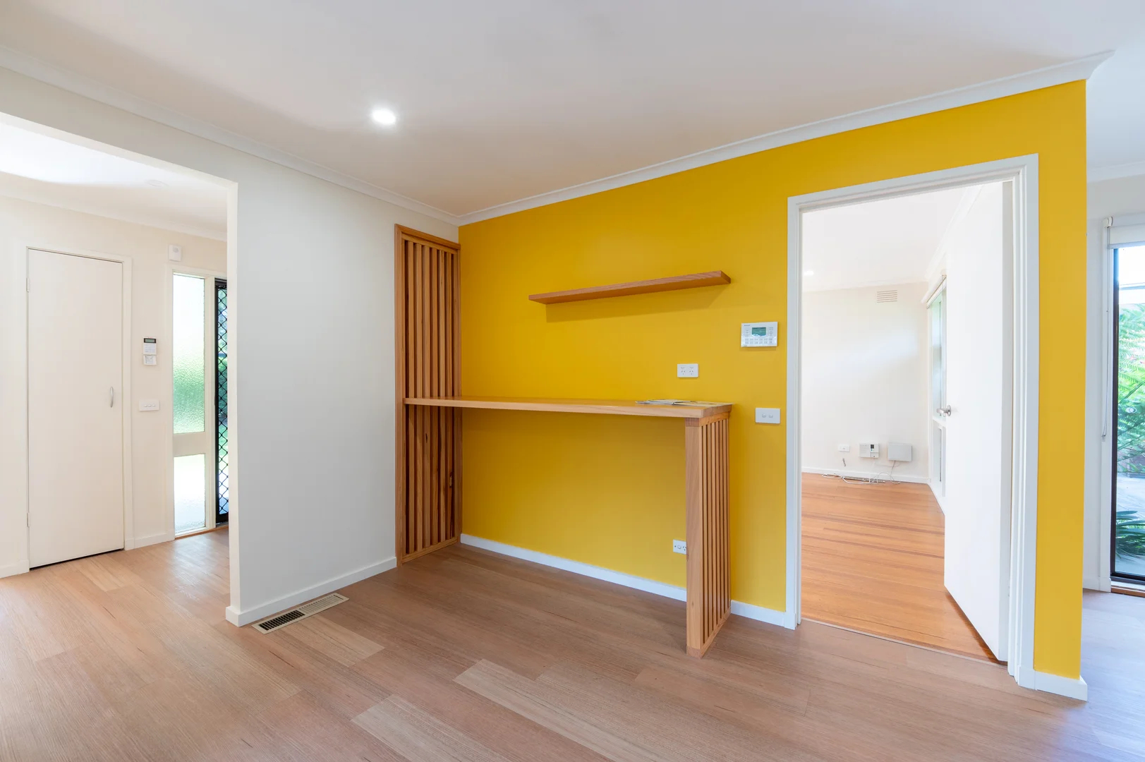 Additional image 6 of 35 Roycroft Avenue, Mill Park VIC 3082