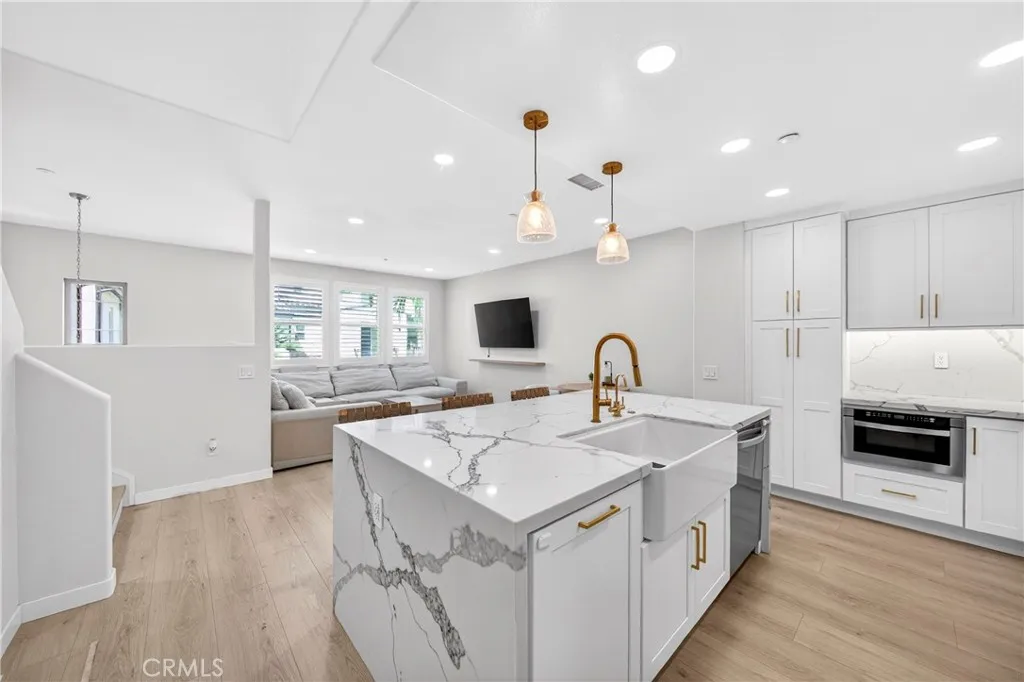 Additional image 2 of 2827 W Edinger Avenue, Santa Ana, CA 92704