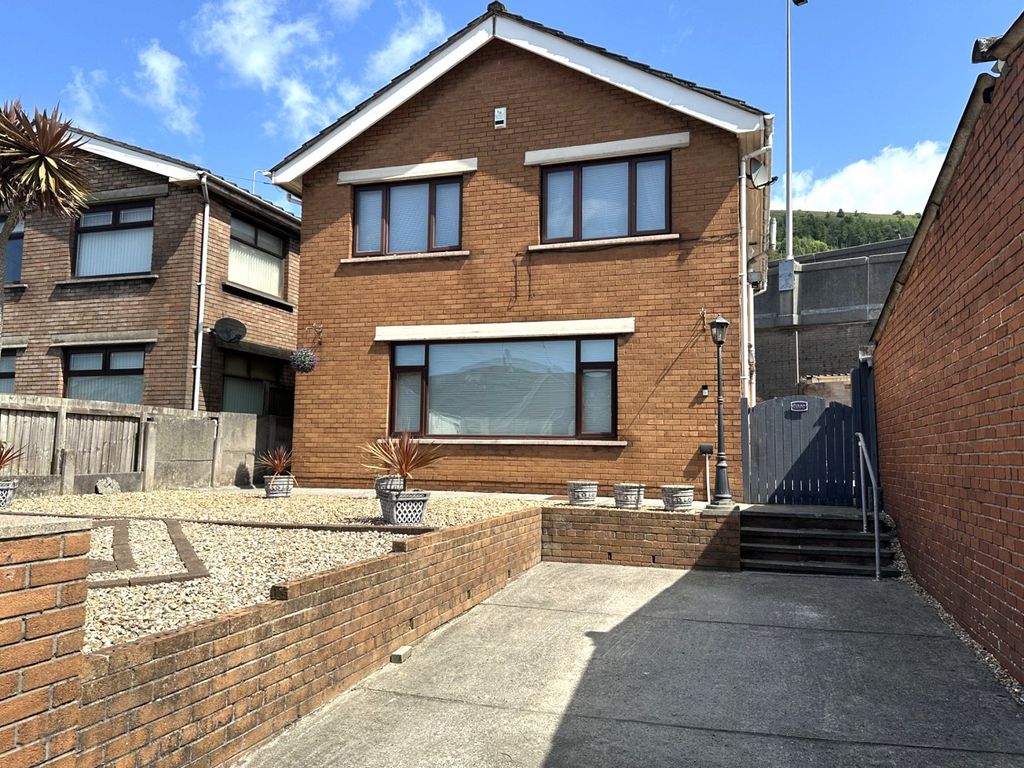 3 bed detached house for saleBrynheulog Place, Port Talbot, Neath Port Talbot. SA13