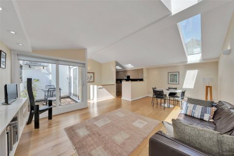 Elgin Mews South, London W9