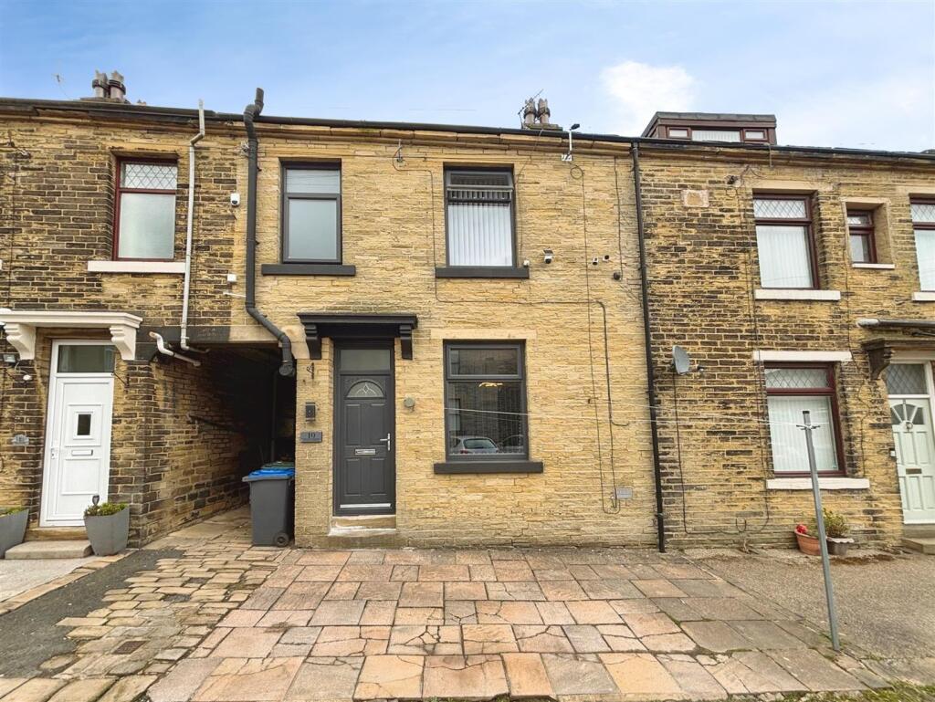 Holly Street, Bradford, BD6 3NF