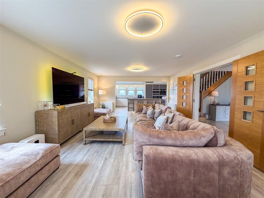 Additional image 2 of 5 bed property for saleWishaw Low Road, Cleland, Motherwell ML1