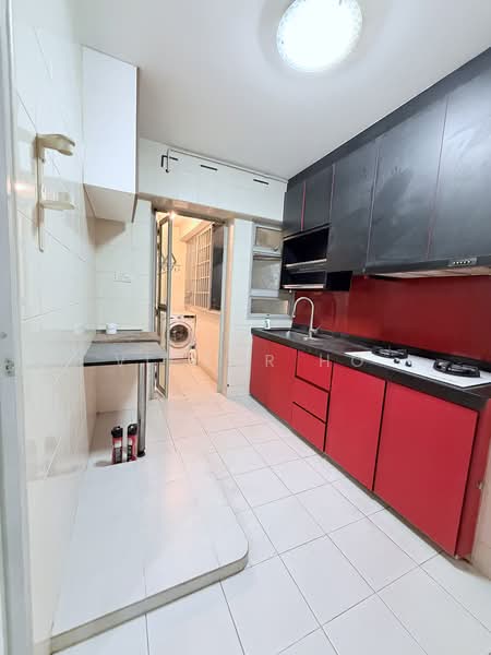 301A Punggol Central photo 4