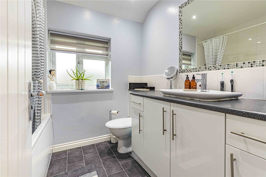 Additional image 11 of 3 bed semi-detached house for saleStanborough Avenue, Borehamwood, Hertfordshire WD6