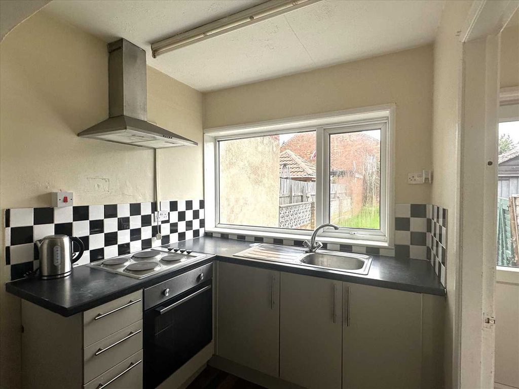 Additional image 4 of 3 bed semi-detached house for saleSt John's Road, Scunthorpe DN16