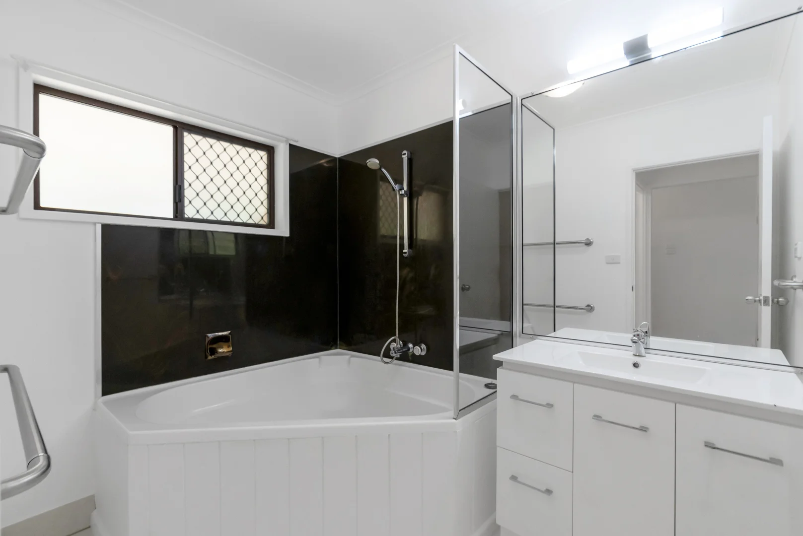 Additional image 24 of 2 Newport Close, Kewarra Beach QLD 4879