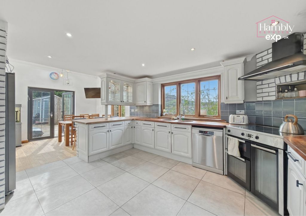 Additional image 7 of 6 bed detached house for salePenyrheol, Pontypool NP4