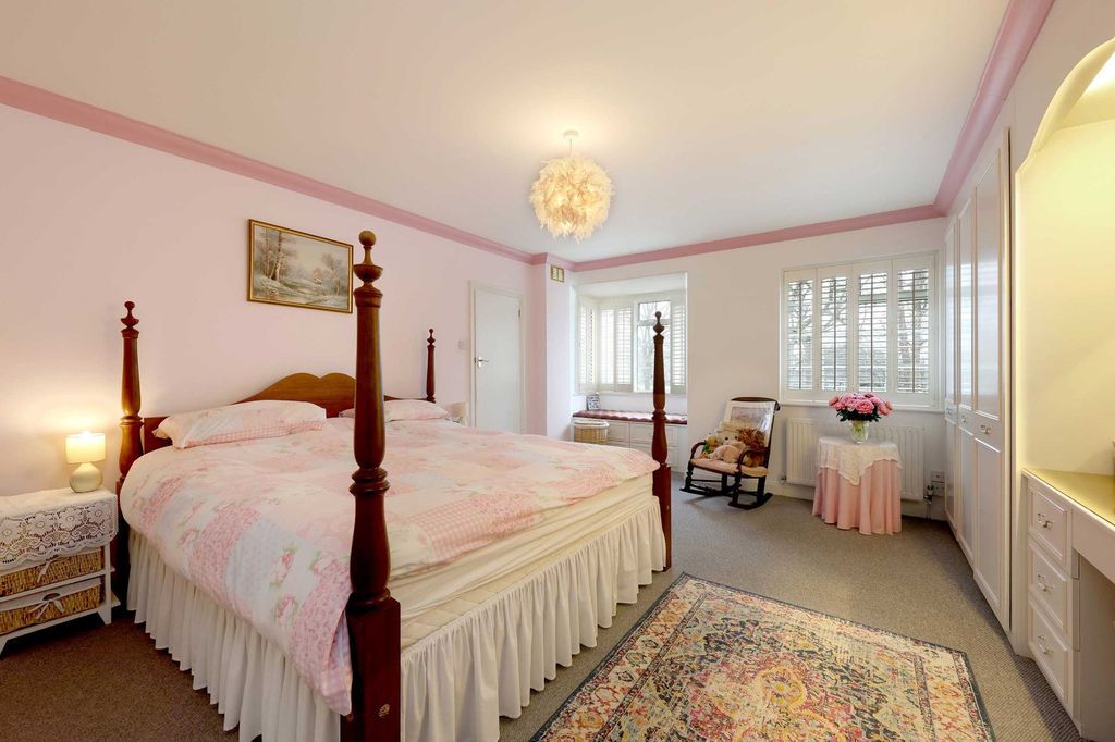 Additional image 14 of 7 bed detached house for saleWilton Crescent, Beaconsfield, Buckinghamshire HP9
