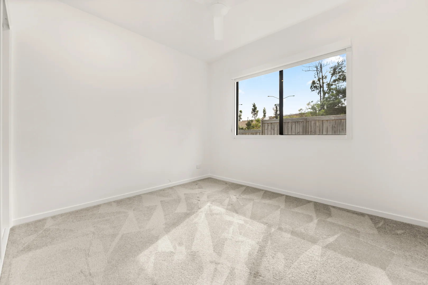 Additional image 8 of 2 Maple Court, Arundel QLD 4214