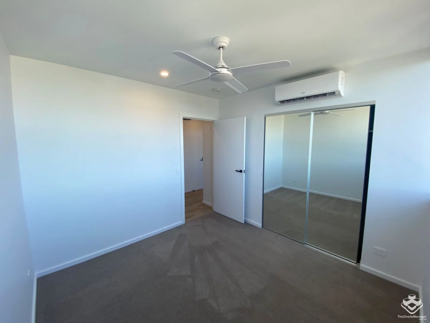Additional image 10 of ID:21173283/256 Stanhill Drive, Surfers Paradise QLD 4217