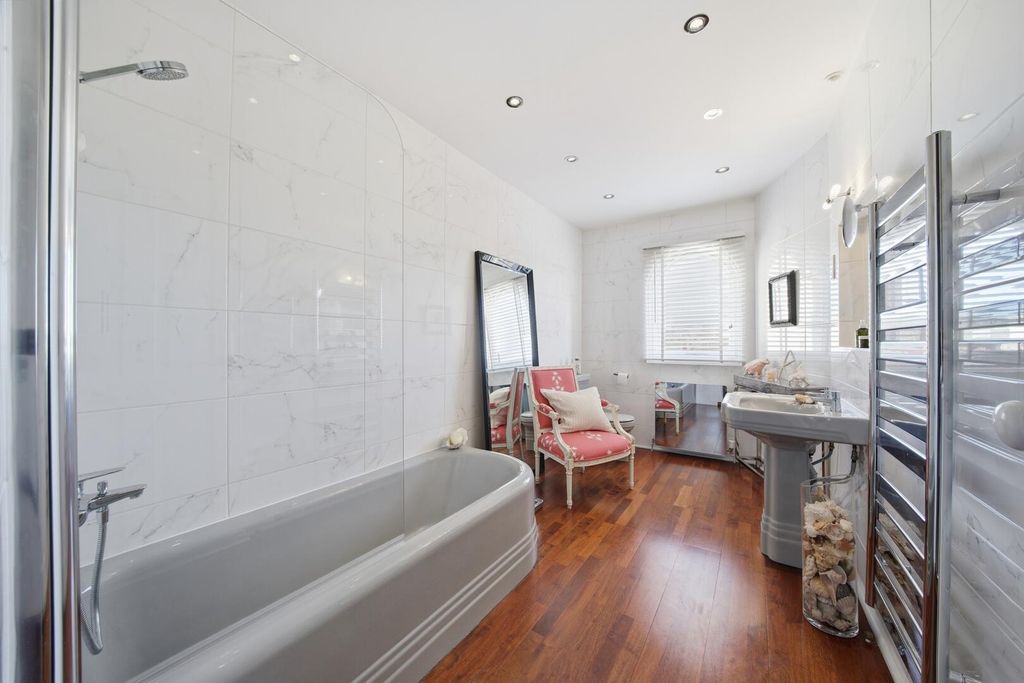 Additional image 19 of 3 bed flat for salePark Terrace, Nottingham NG1
