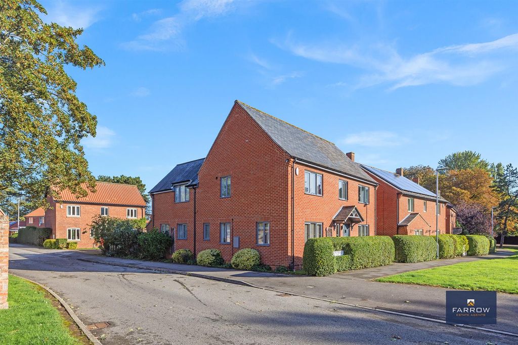 4 bed detached house for saleStation Road, Great Coates, Grimsby DN37