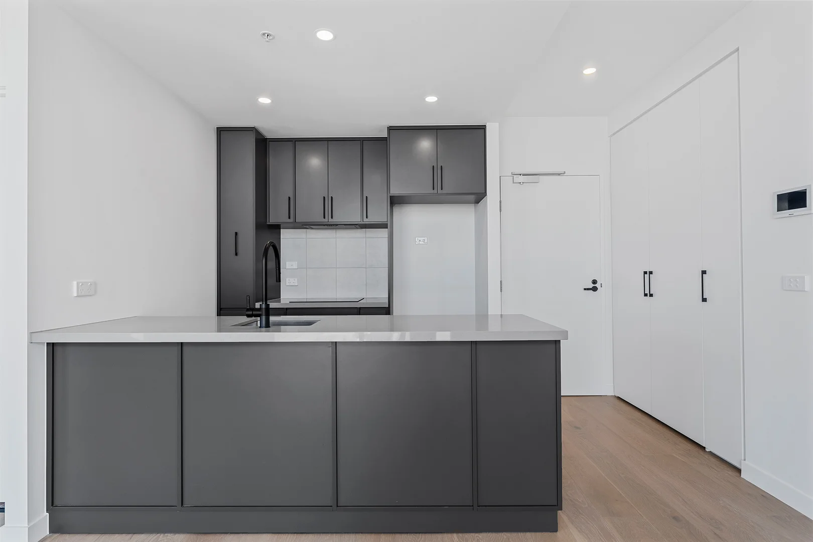 808/83 Sutton St, North Melbourne VIC 3051 photo 3