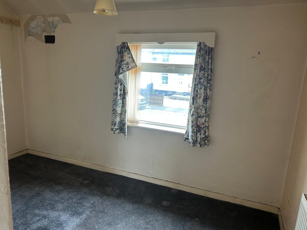 Dawson Avenue, Bradford photo 5