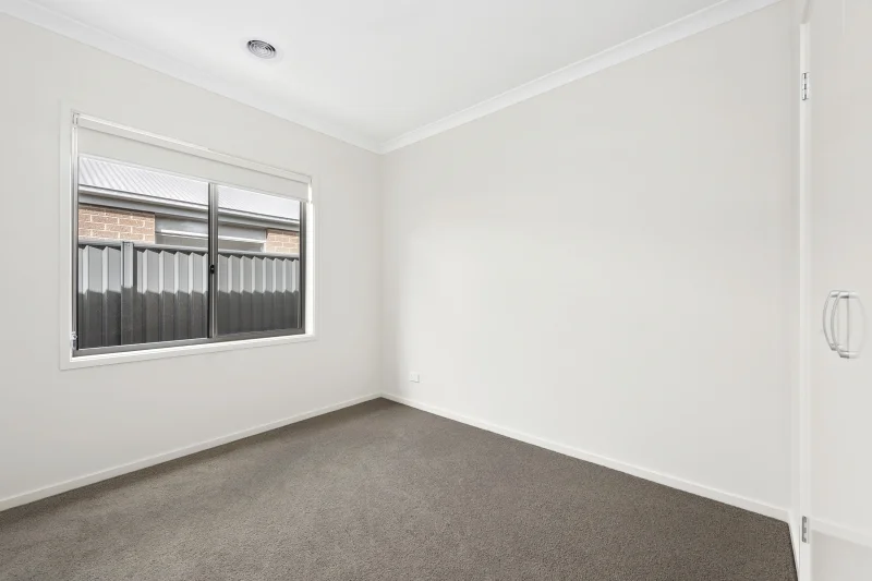 Additional image 7 of 72 Cinnamon Drive, Lake Gardens VIC 3355