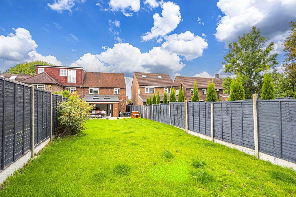 Additional image 16 of 3 bed semi-detached house for saleStanborough Avenue, Borehamwood, Hertfordshire WD6