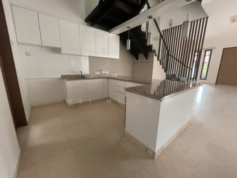 112 Cowdray Avenue photo 3
