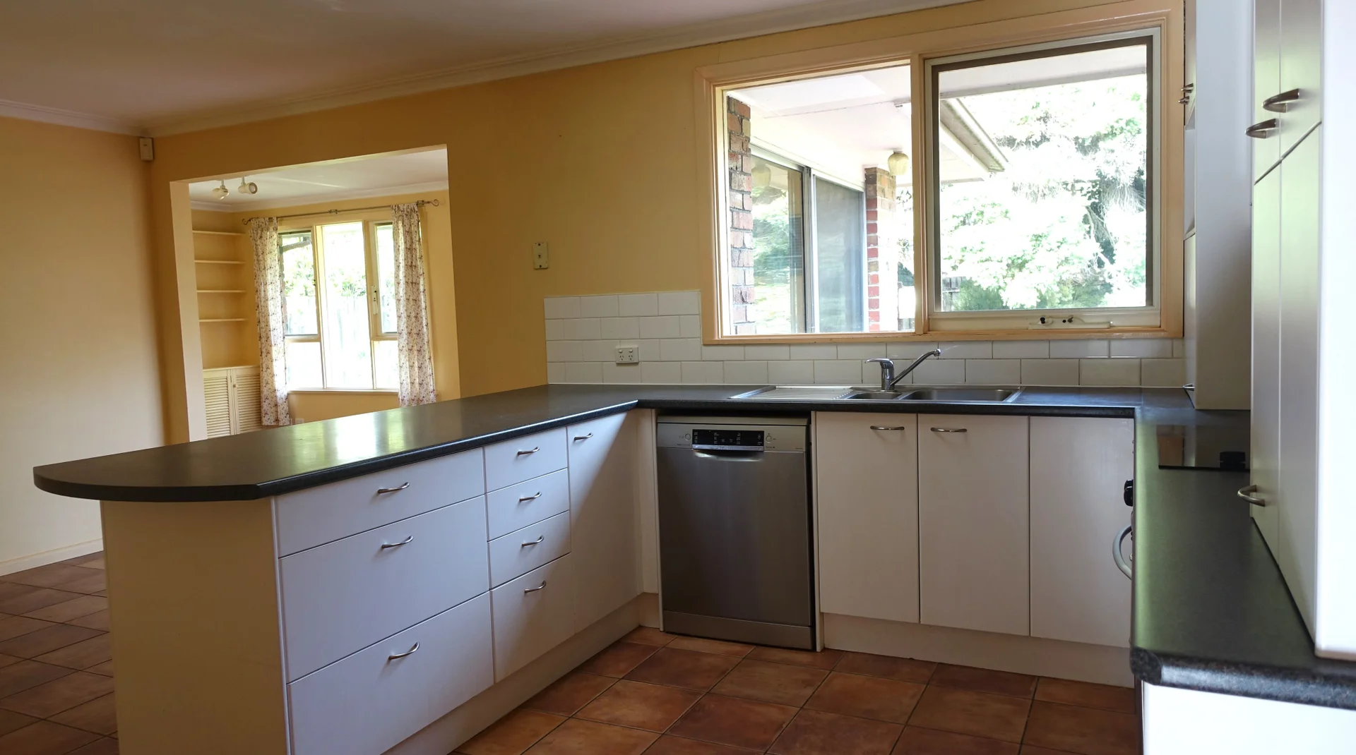 Additional image 4 of 2 Appletree Drive, Glen Waverley VIC 3150
