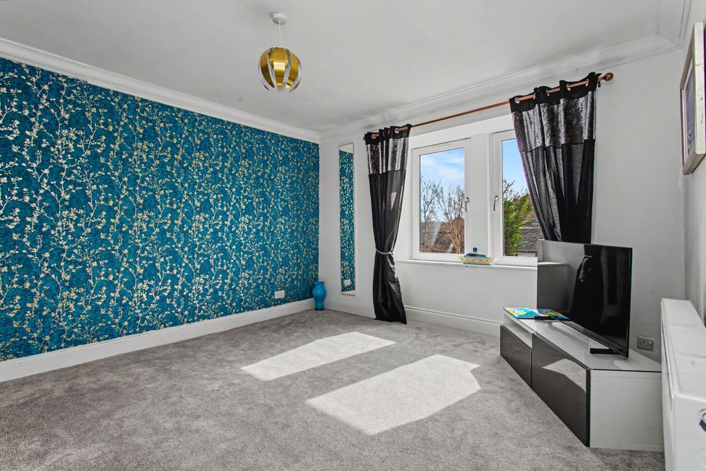 Additional image 10 of 4 bed flat for sale1/1 83 Maxwellton Road, Paisley PA1