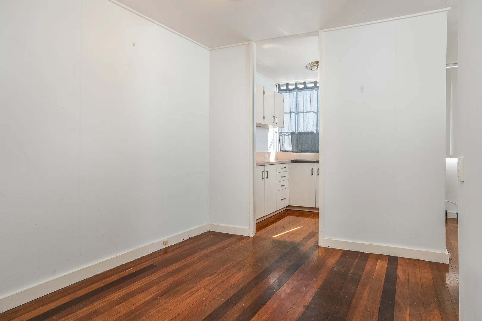Unit 1/14 Payne Street, Indooroopilly QLD 4068 photo 4