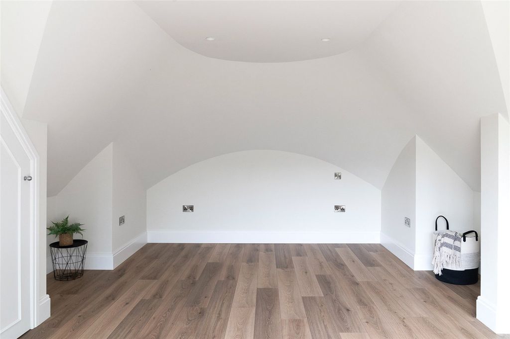Additional image 8 of 6 bed detached house for saleLoudwater Drive, Loudwater, Rickmansworth, Hertfordshire WD3