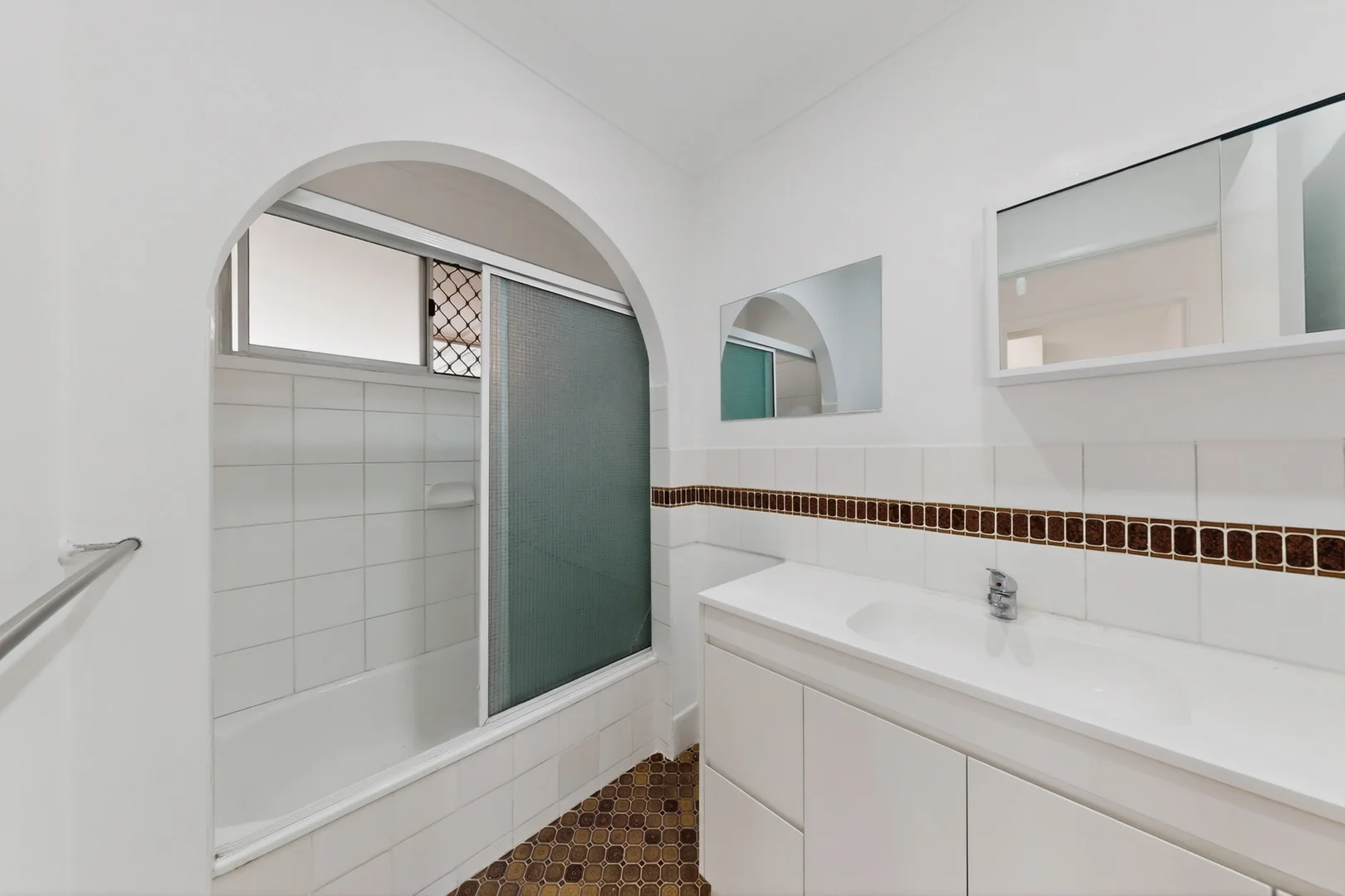 Additional image 12 of 15 Birigun St, Mermaid Waters QLD 4218