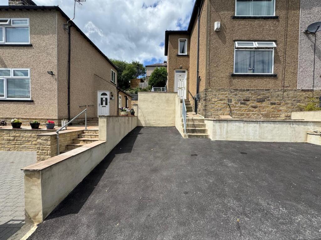 Exley Crescent, Keighley photo 2